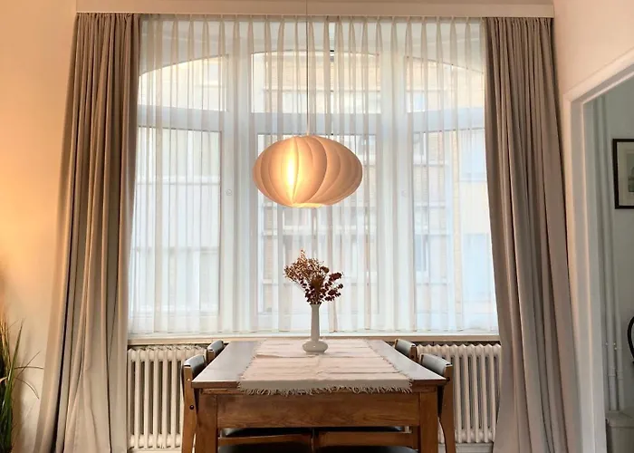 Authentieke Loft Herenhuis דירה